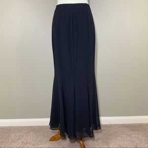 SCARLETT black size 6 long skirt